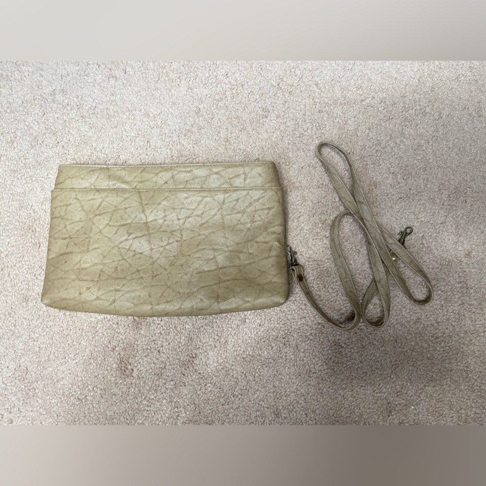 Cream handbag with Textured Design - Picture 2 of 3